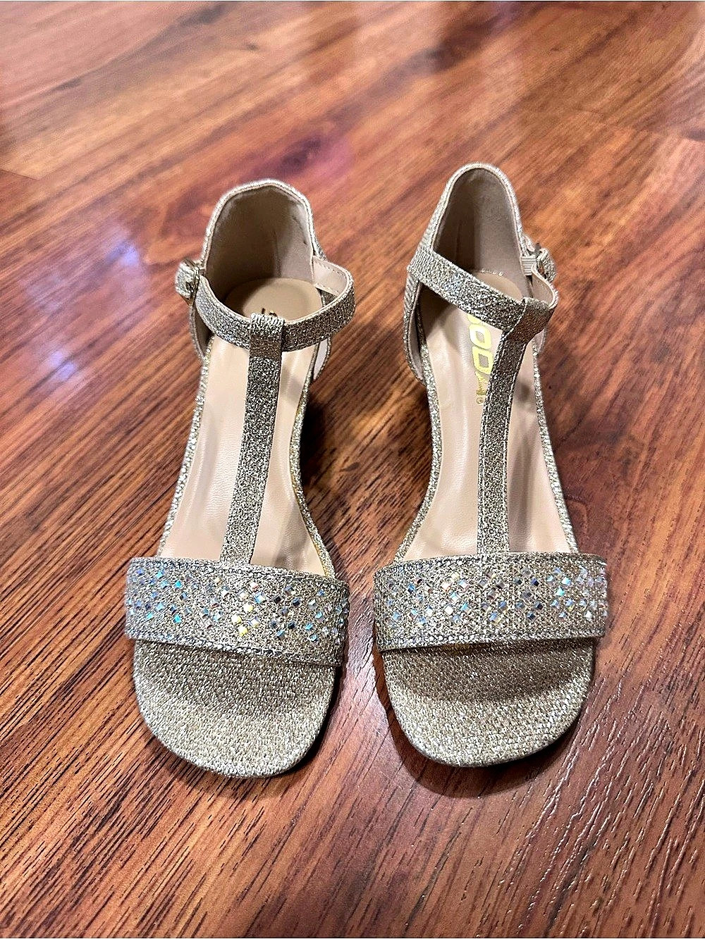 Girls 1.5, Soda Brand. Sloan Gold Glitter Heels Like New